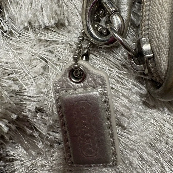 AS IS Coach Wallet/ Gray Wristlet - Picture 3 of 9